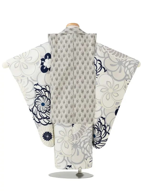 七五三レンタル(3歳男児被布)／白矢羽 兜×グレー 菊梅 W302