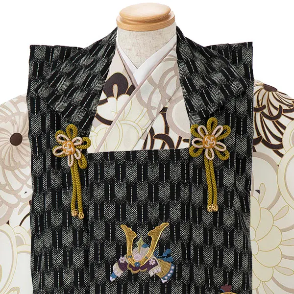 七五三レンタル(3歳男児被布)／黒矢羽 兜×ベージュ 菊梅 W401
