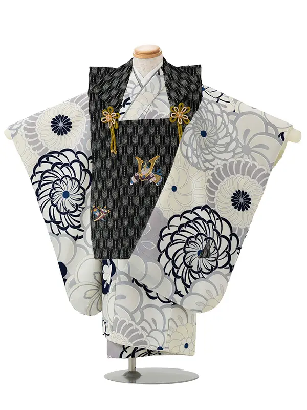 七五三レンタル(3歳男児被布)／黒矢羽 兜×グレー 菊梅 W402