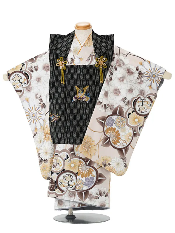 七五三レンタル(3歳男児被布)／黒矢羽 兜×ベージュ 橘くす玉 W403
