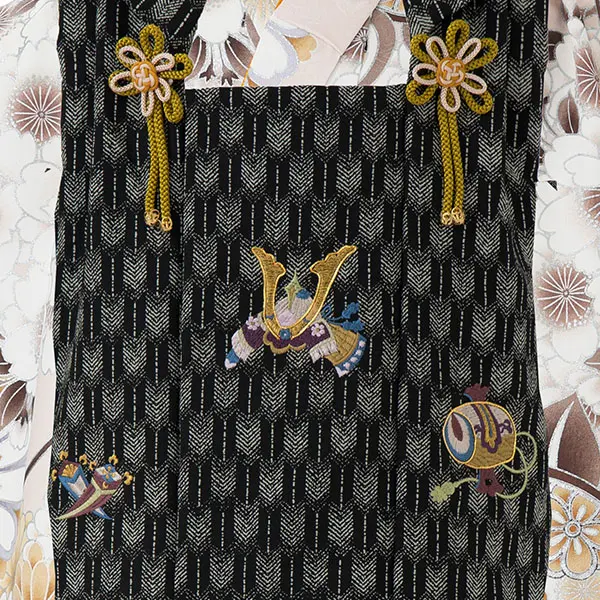 七五三レンタル(3歳男児被布)／黒矢羽 兜×ベージュ 橘くす玉 W403