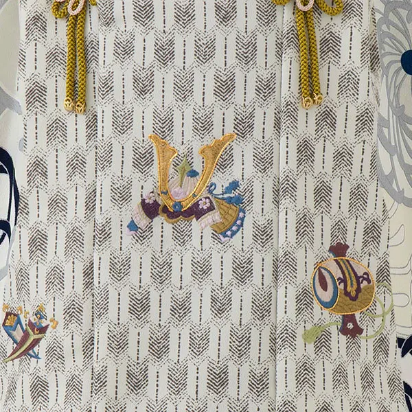 七五三レンタル(3歳男児被布)／白矢羽 兜×グレー 菊梅 Y088