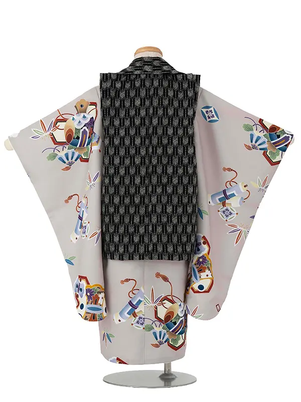 七五三レンタル(3歳男児被布) 宝尽くしベージュ×矢羽黒 Y174