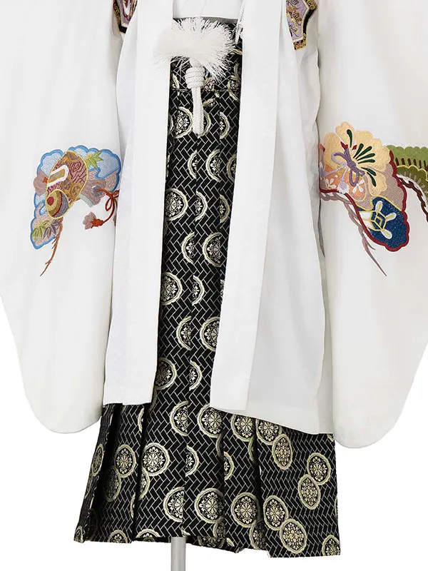 かんたん七五三レンタル(5歳6歳男児袴) 白鷹刺繍×黒金袴 Y181