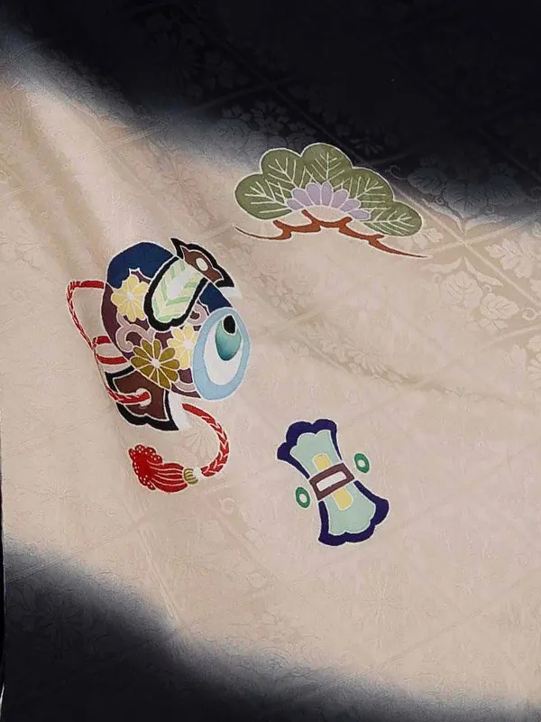 【正絹】かんたん七五三レンタル(5歳6歳男児袴) 黒宝尽くし兜×金袴 Y186