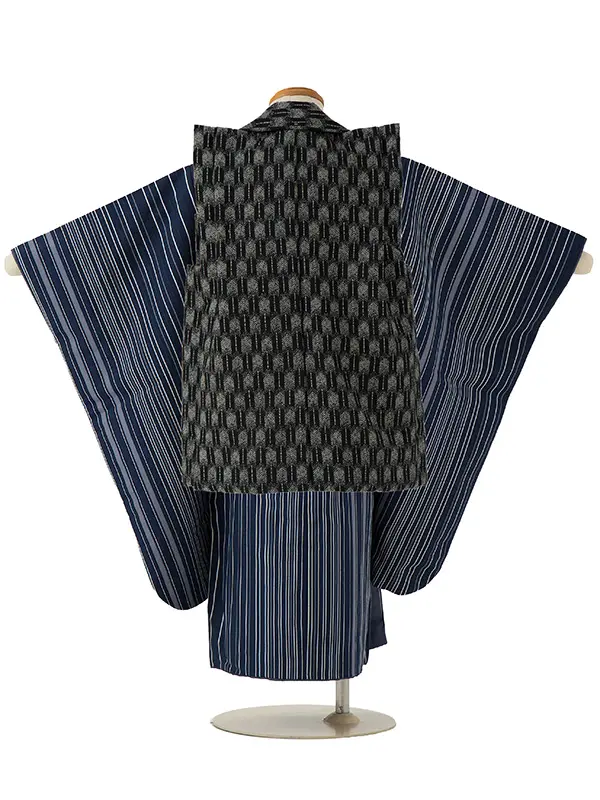 七五三レンタル(3歳男児被布)／黒矢羽 兜×紺滝縞 Z570