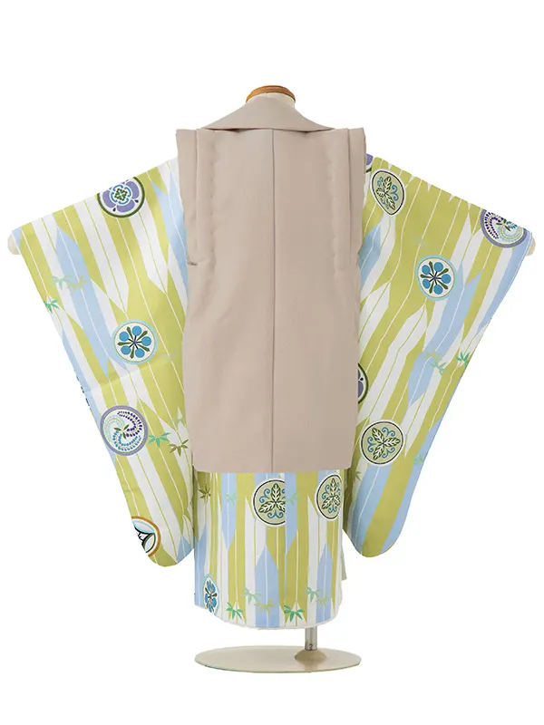 七五三レンタル(3歳男児被布)／ベージュ×白黄緑矢羽丸紋 Z637
