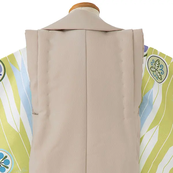 七五三レンタル(3歳男児被布)／ベージュ×白黄緑矢羽丸紋 Z637