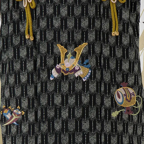 七五三レンタル(3歳男児被布)／黒矢羽 兜×ベージュ緑矢羽丸紋 Z638
