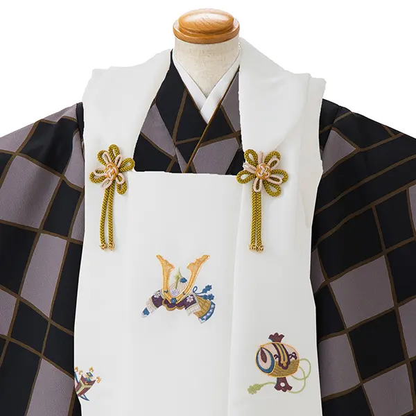 七五三レンタル(3歳男児被布)／白 兜×黒菱紋 Z735