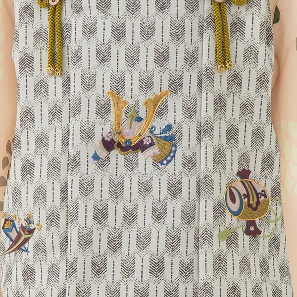 七五三レンタル(3歳男児被布)／白矢羽 兜×ベージュ菊 Z832