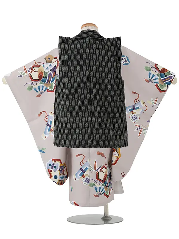 七五三レンタル(3歳男児被布)／黒矢羽 兜×グレー宝尽くし Z862