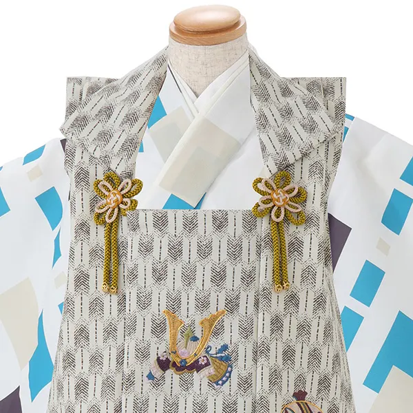 七五三レンタル(3歳男児被布)／白矢羽 兜×白茶モダン柄 Z893