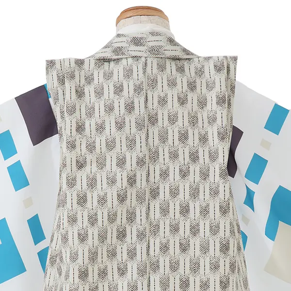 七五三レンタル(3歳男児被布)／白矢羽 兜×白茶モダン柄 Z893