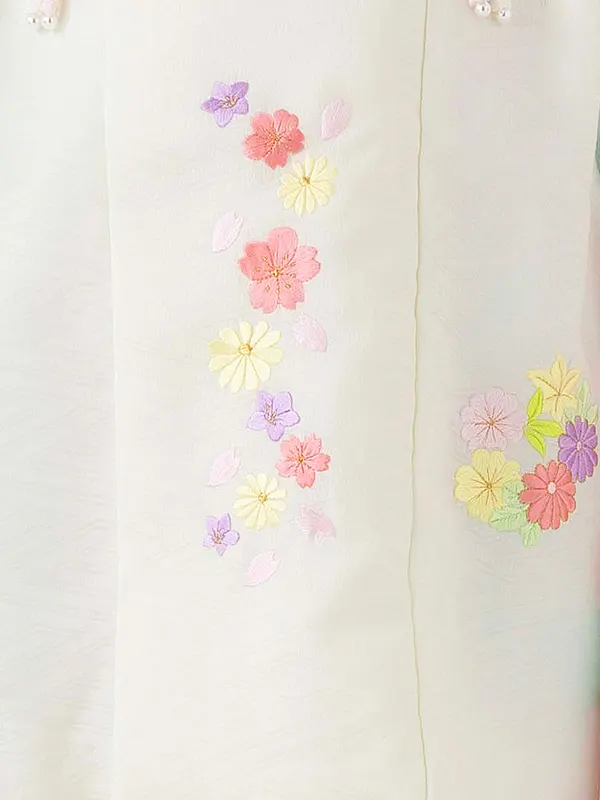 七五三レンタル(3歳女児被布)式部浪漫 白 桜菊刺繍×ヒワ 梅疋田 Z178