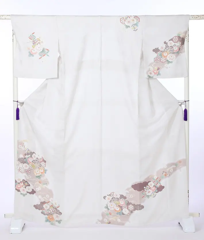 正絹訪問着ﾚ ﾝﾀﾙ 雪輪霞に雲取り菊桜 オフホワイト 8AD672
