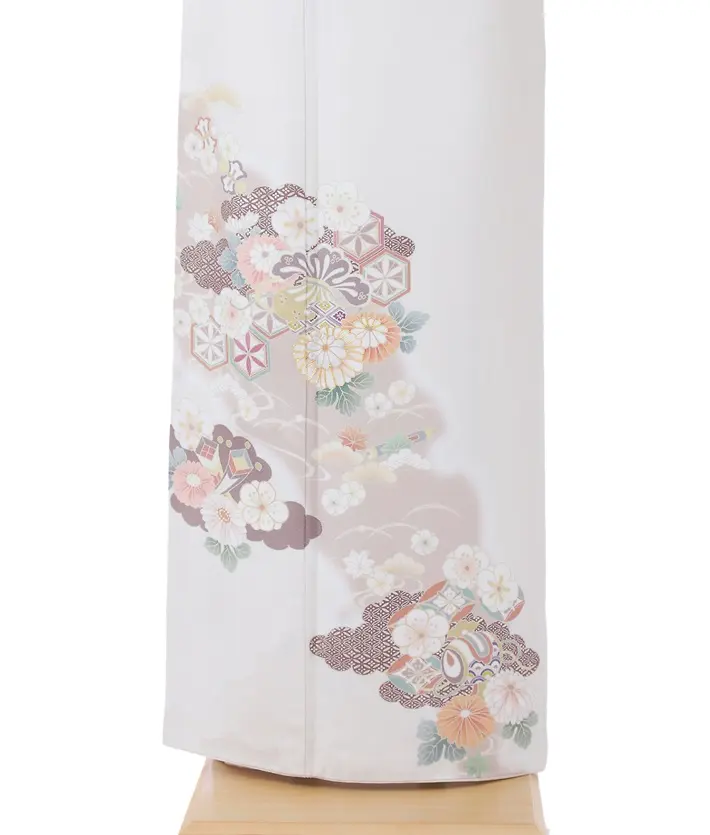 正絹訪問着ﾚ ﾝﾀﾙ 雪輪霞に雲取り菊桜 オフホワイト 8AD672