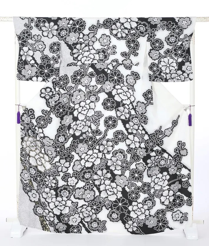 正絹訪問着ﾚ ﾝﾀﾙ 白 黒 疋田 牡丹 8AD684