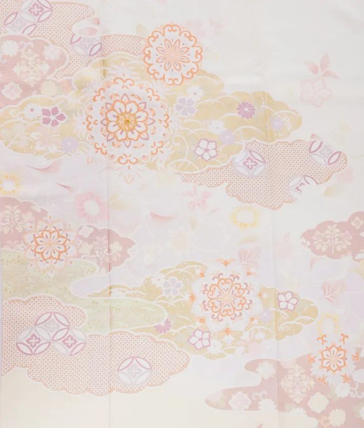 正絹訪問着ﾚ ﾝﾀﾙ 薄クリーム 雲取り 鏡紋 古典柄 8AD701