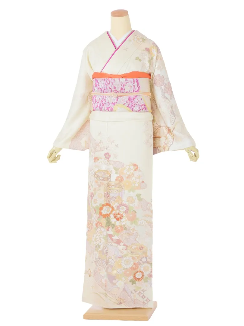 正絹訪問着ﾚ ﾝﾀﾙ クリーム 貝桶 吉祥文様 古典 8AD702