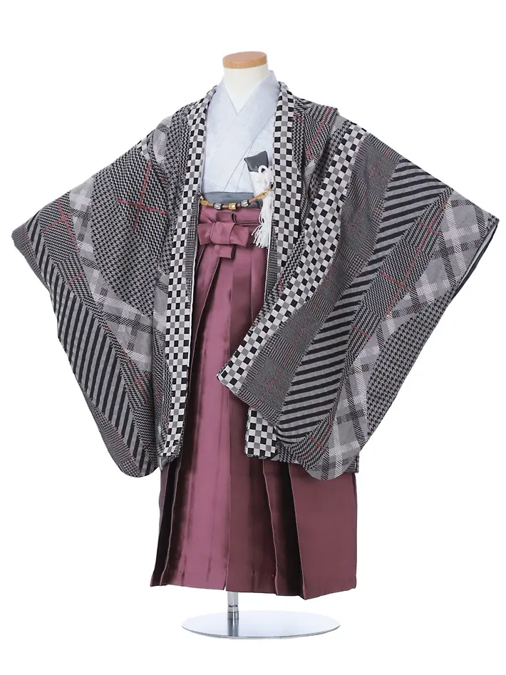 七五三ﾚﾝﾀﾙ グレー チェック 赤紫袴 (5歳男児) 8AO5155