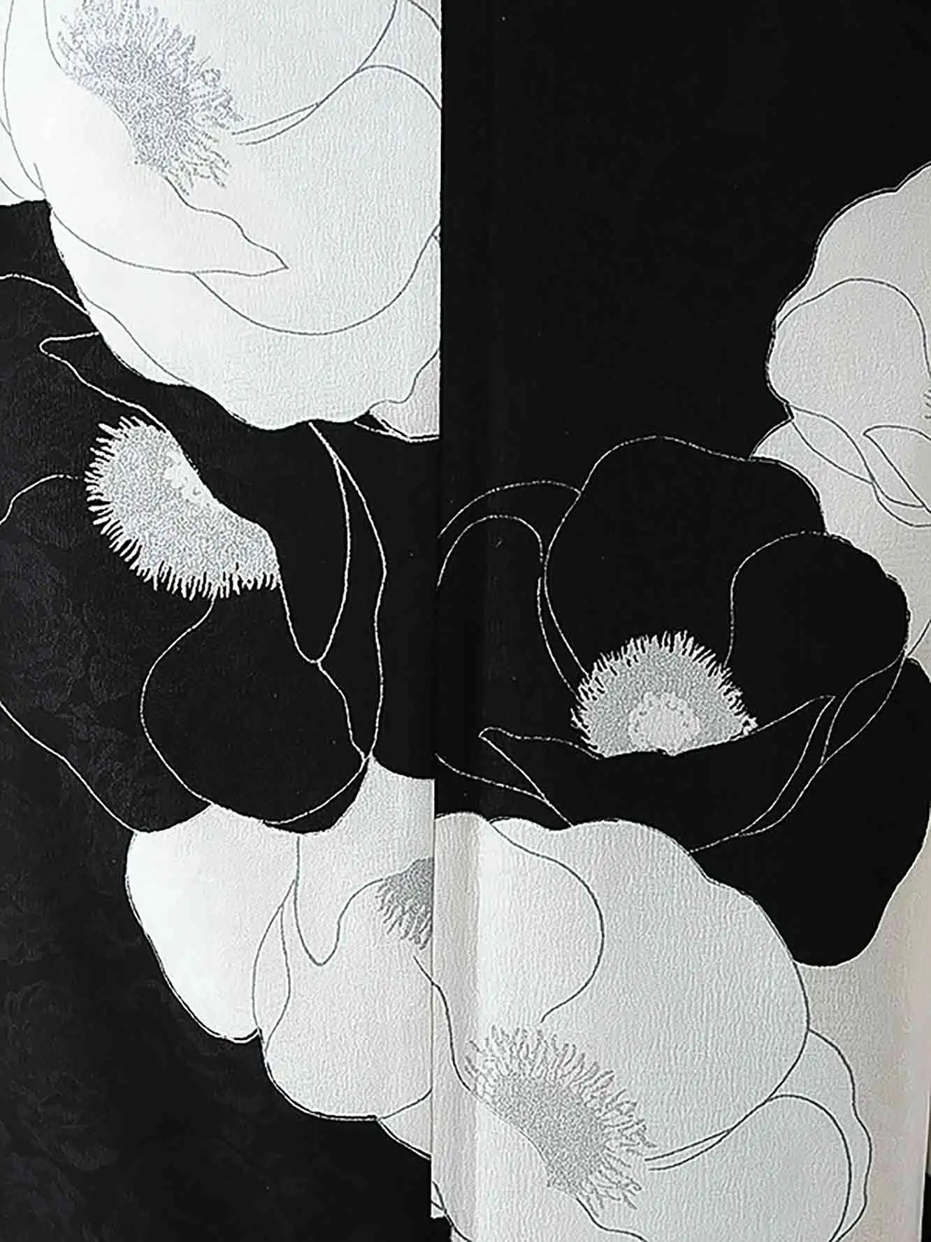 振袖0233　黒 白 椿 モダンアンテナ