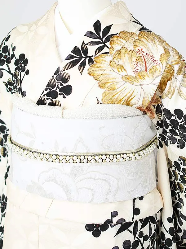 振袖0235　アイボリー 黒 洋花 NATURAL BEAUTY