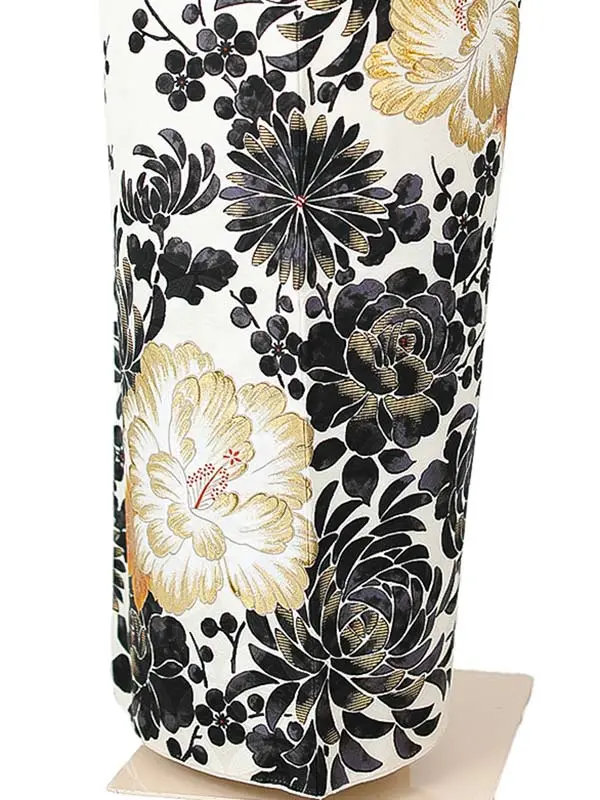 振袖0235　アイボリー 黒 洋花 NATURAL BEAUTY