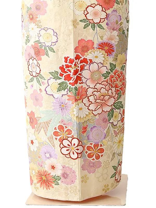 振袖0250 クリーム 牡丹 花模様