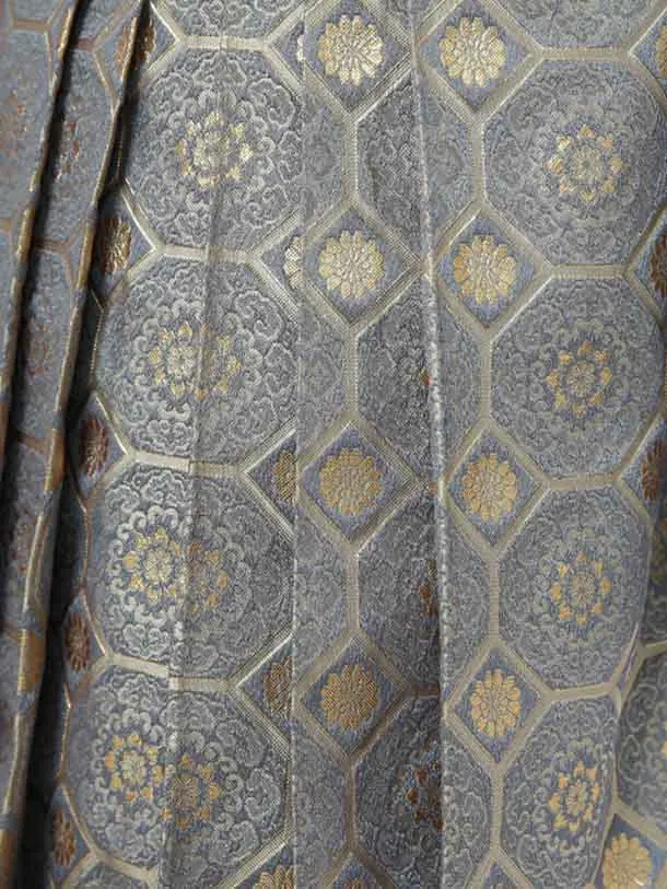 かんたん着物七五三（3歳4歳男袴）レ342黒兜と龍に松太鼓軍配