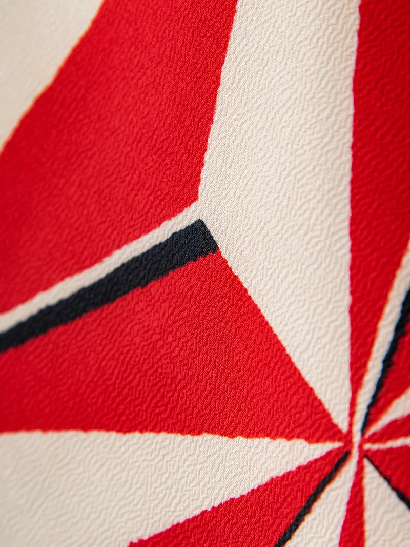 レンタル 卒業袴 二尺袖 0043  白地に赤麻の葉 袴紺刺繍