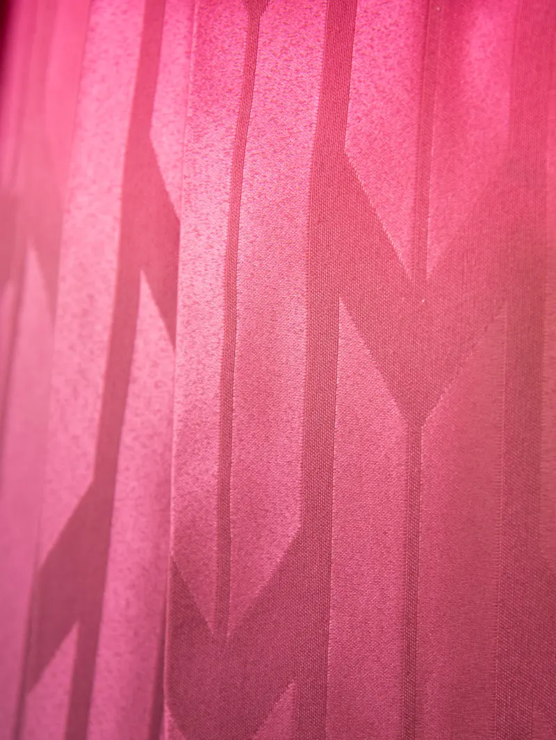 レンタル 卒業袴 二尺袖 0206 「黄緑地に疋田桜」×ピンク矢絣ボカシ刺繍袴