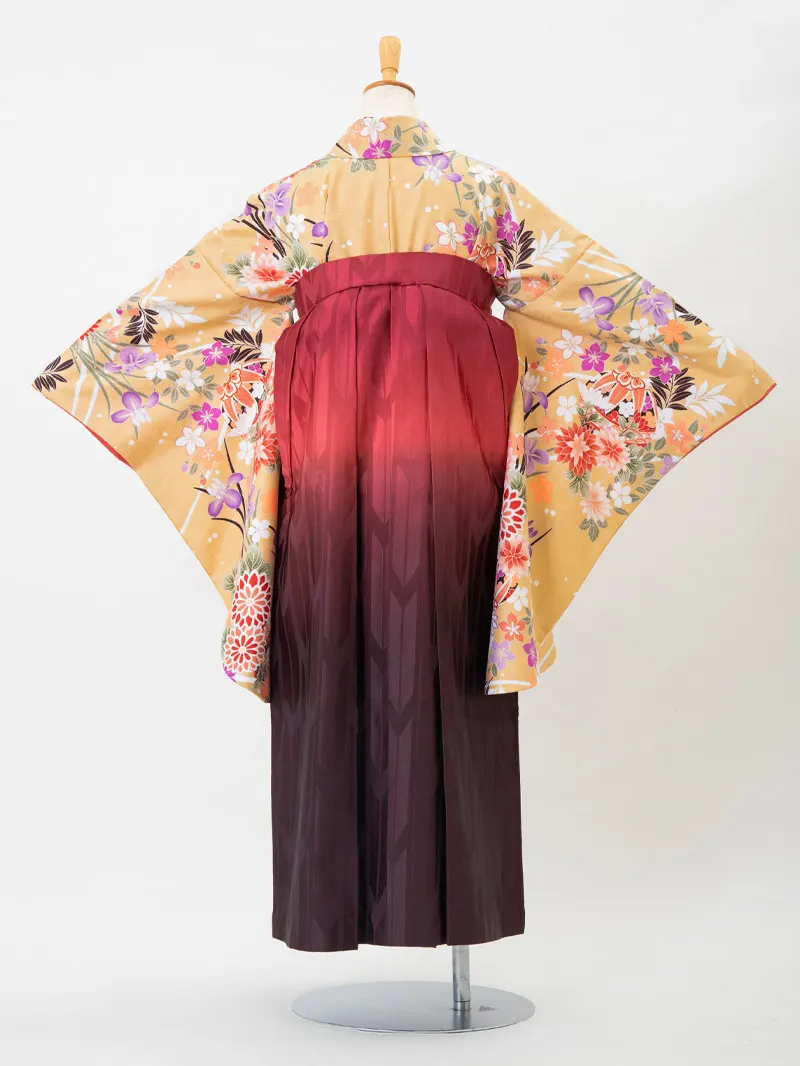 卒業式袴レンタル0207 「クリーム地にダリヤと鞠」×えんじ矢絣ボカシ刺繍袴