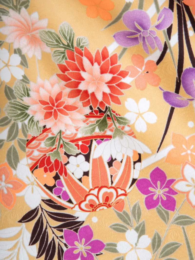 卒業式袴レンタル0207 「クリーム地にダリヤと鞠」×えんじ矢絣ボカシ刺繍袴