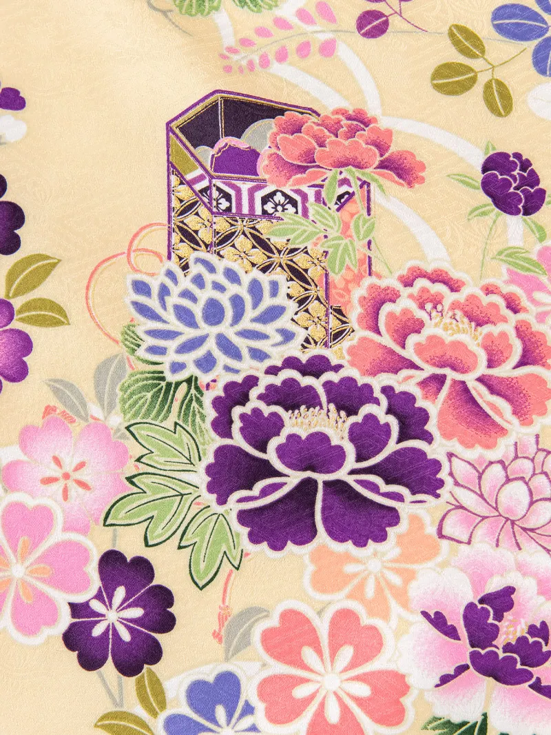 卒業式袴レンタル0214 「クリーム地に貝桶と牡丹」×紫矢絣ボカシ刺繍袴　　