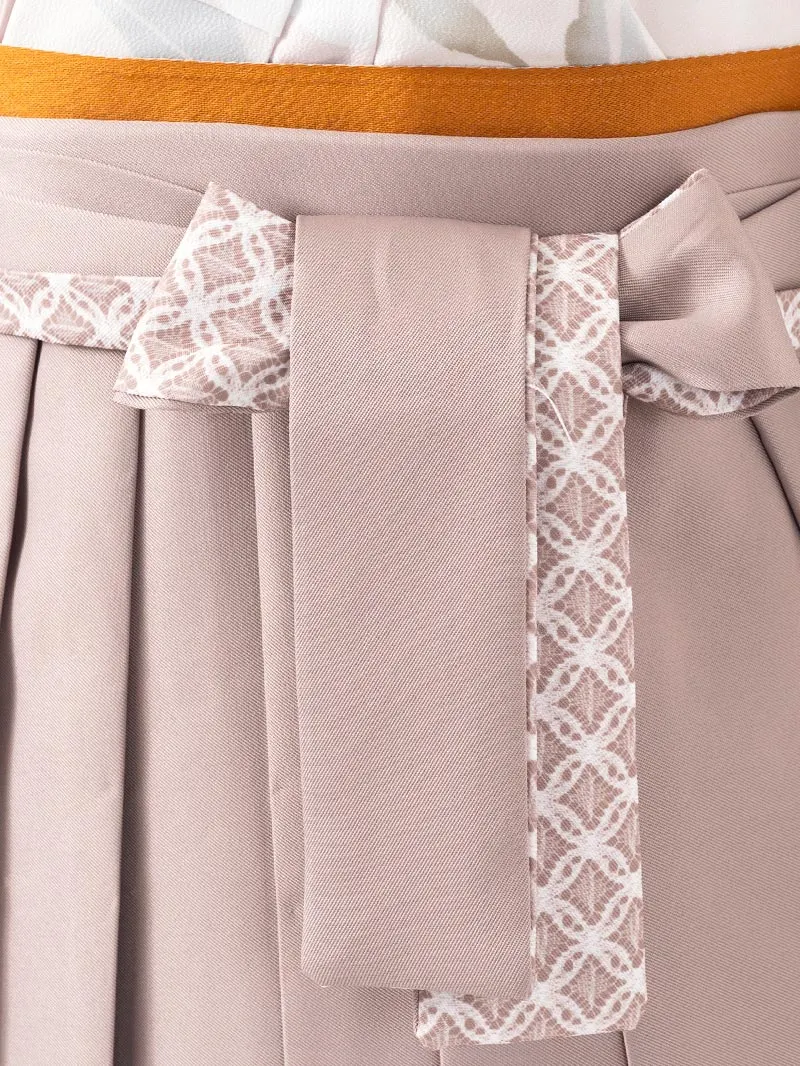 卒業袴 二尺袖 0711  「クリーム地に百合」レースプリント袴グレージュ