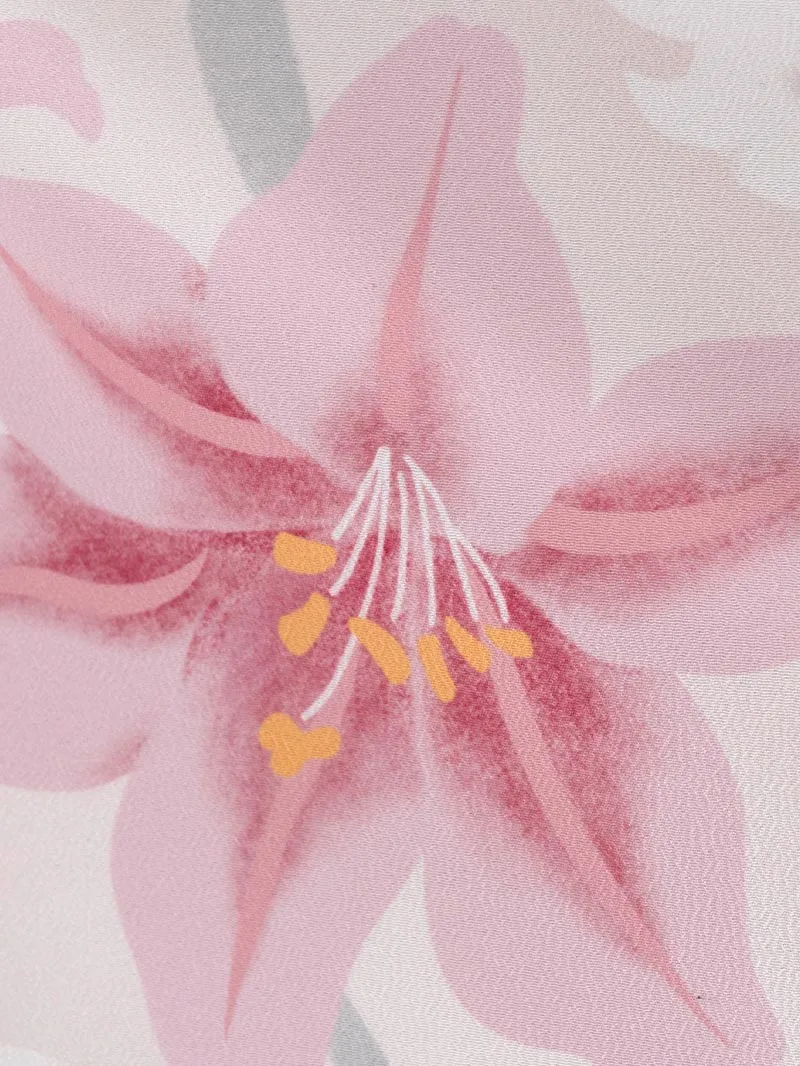 卒業袴 二尺袖 0712  「クリーム地に百合」ボカシ刺繍袴エンジ