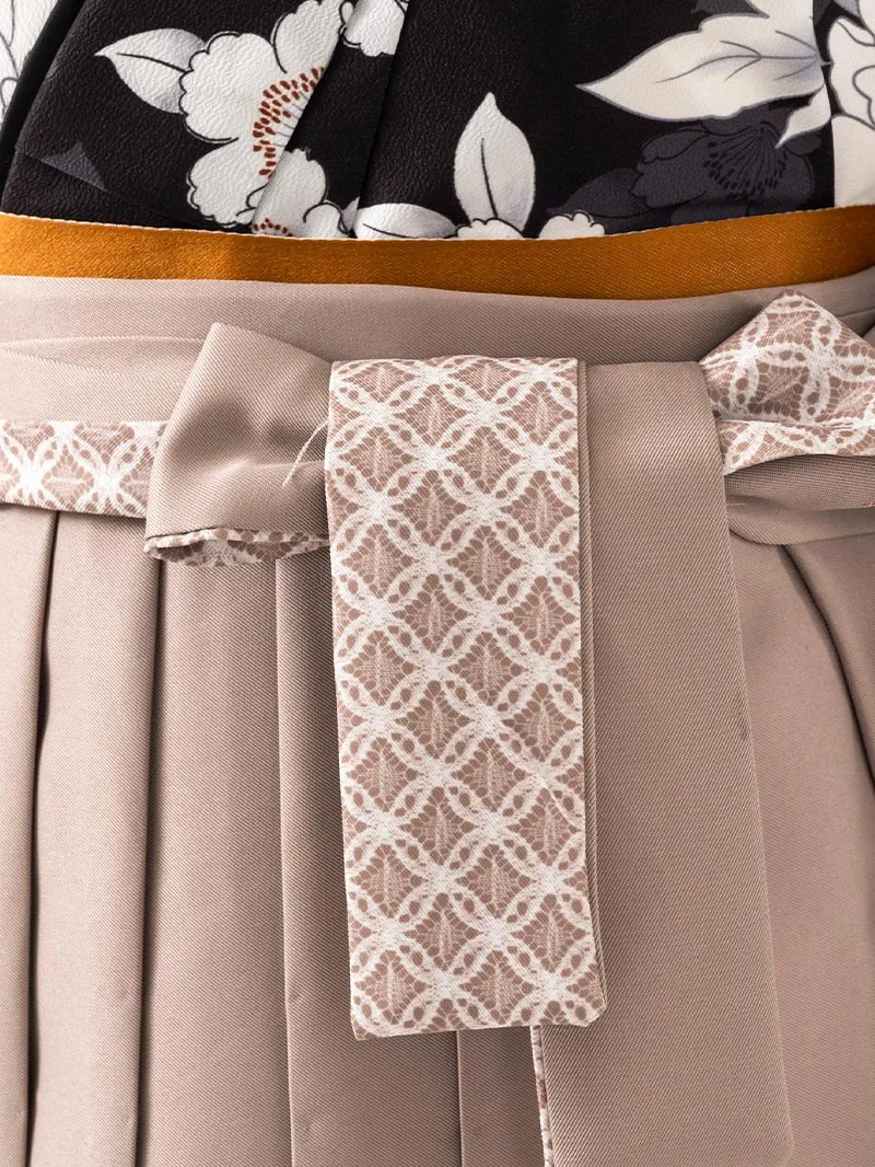 卒業袴 二尺袖 0714  「黒地に牡丹」レースプリント袴グレージュ