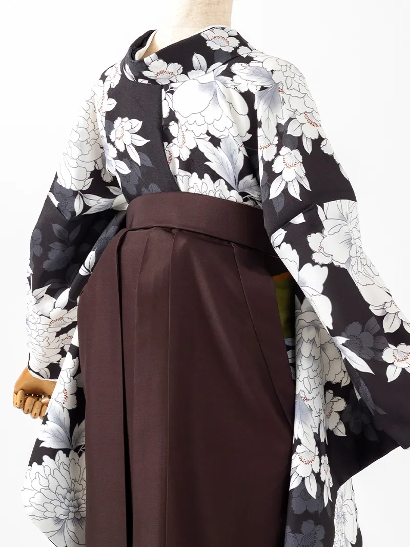 卒業袴 二尺袖 0715  「黒地に牡丹」バイカラー袴ブラウン