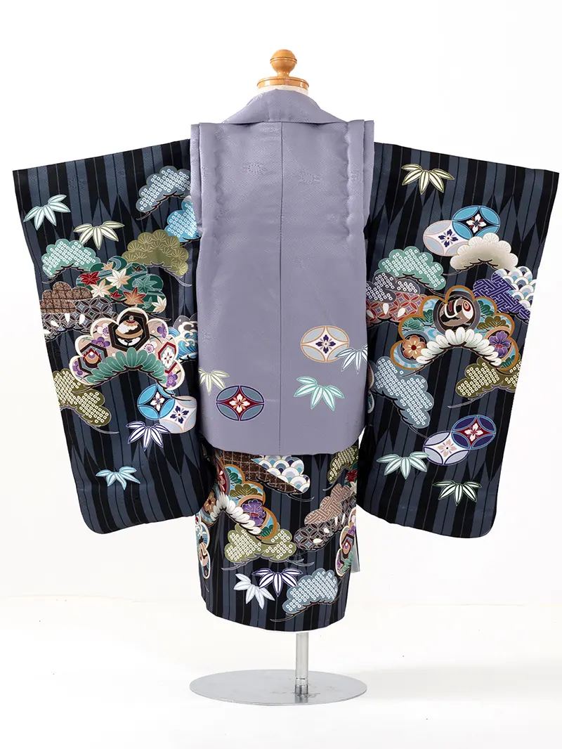 七五三 3歳男児被布 3341 矢絣に兜と龍 黒