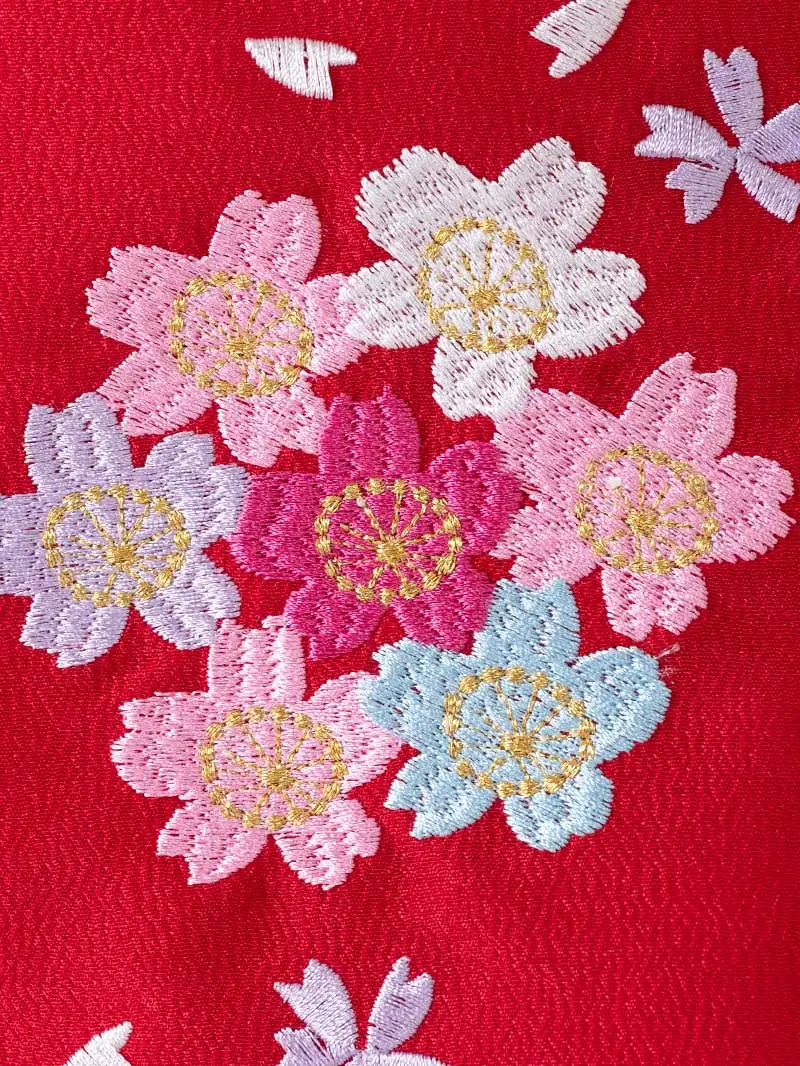 七五三(3歳女被布)3155 白地に雲取り菊と桜