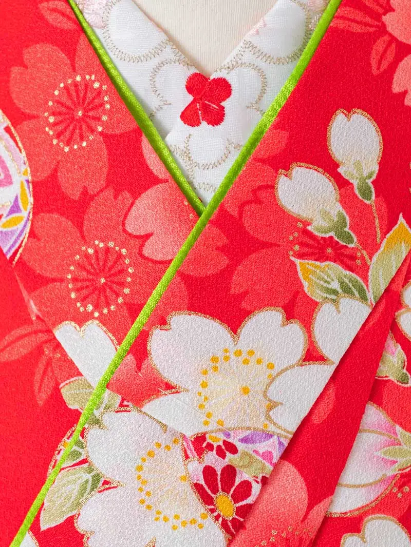 女児袴レンタル(7歳)0132 赤地に鞠と桜＆刺繍袴紫