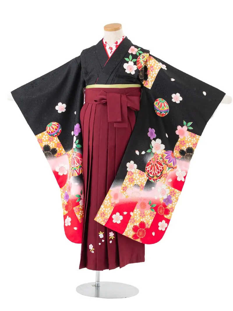 女児袴レンタル(7歳)0135 黒地に鞠と芍薬＆刺繍袴えんじ