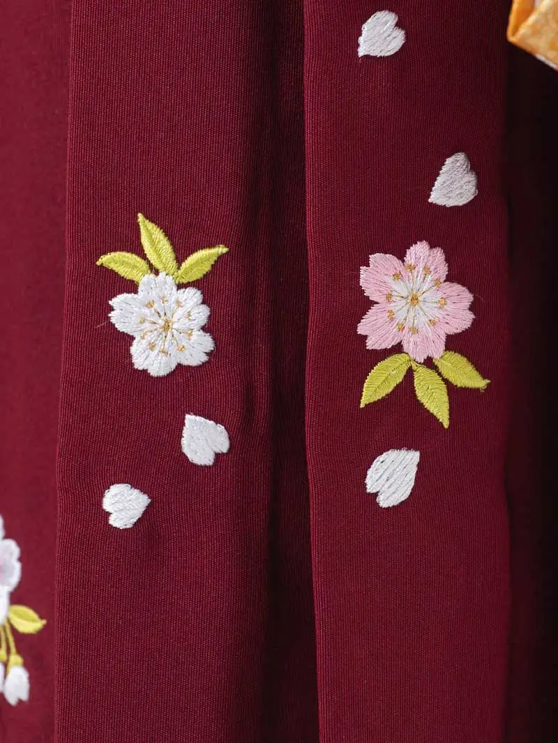 女児袴レンタル(7歳)0135 黒地に鞠と芍薬＆刺繍袴えんじ