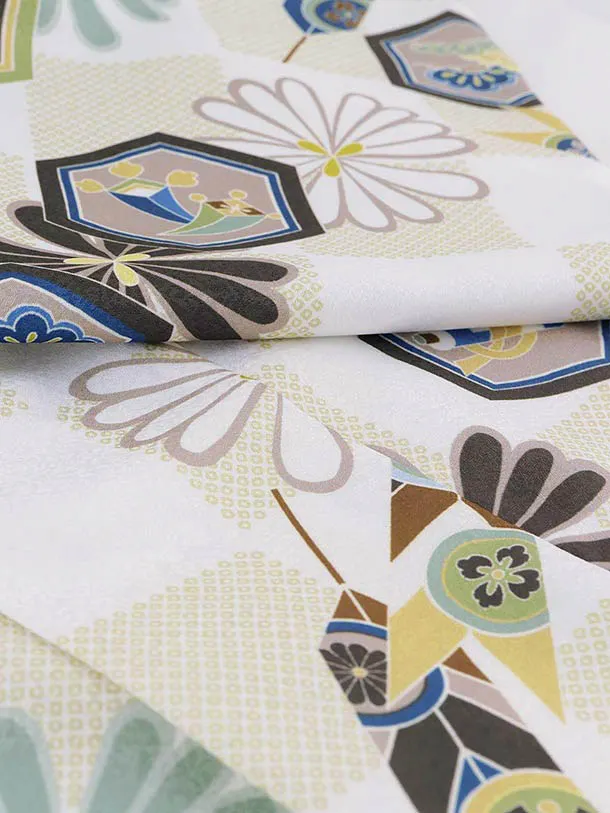 RENCA(2歳男児被布)2002金ぼかし 矢羽に鷹x白 市松 亀甲紋