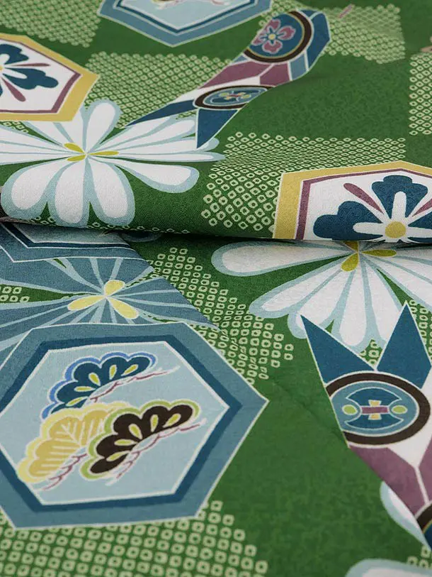 RENCA(2歳男児被布)2003緑ぼかし 矢羽に鷹x緑 市松 亀甲紋