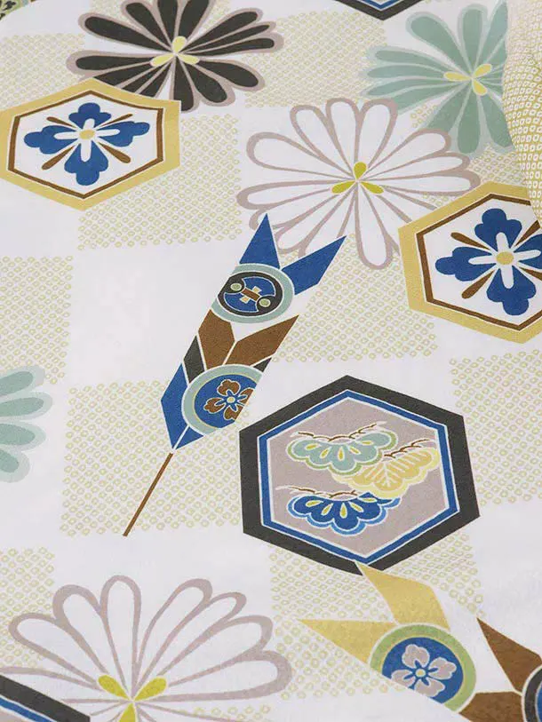 RENCA(3歳男児被布)3002金ぼかし 矢羽に鷹x白 市松 亀甲紋