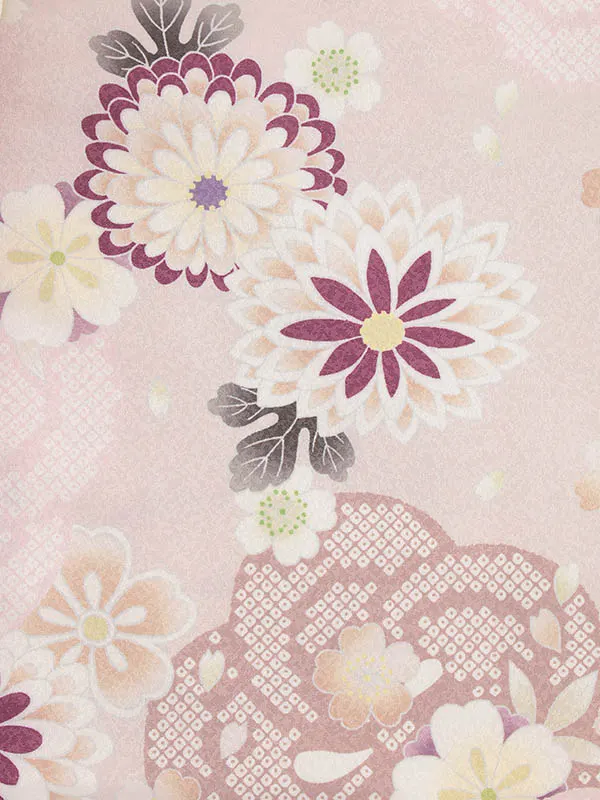 RENCA(2歳女児被布)2005薄ﾋﾟﾝｸぼかし鈴x薄ﾋﾟﾝｸねじり梅に菊