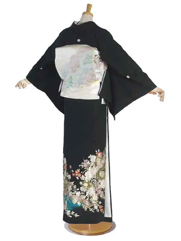 レンタル 桂由美 黒留袖 五三の桐 紋入り 薔薇 牡丹 Sサイズ No.248