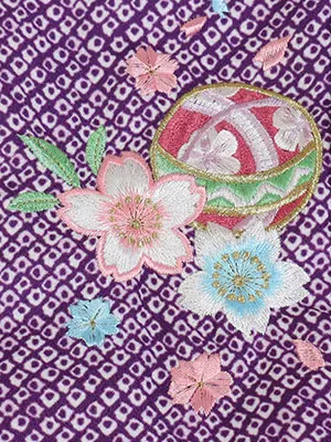 七五三・3才女児被布 クリーム系/紫系 桜に菊 3175